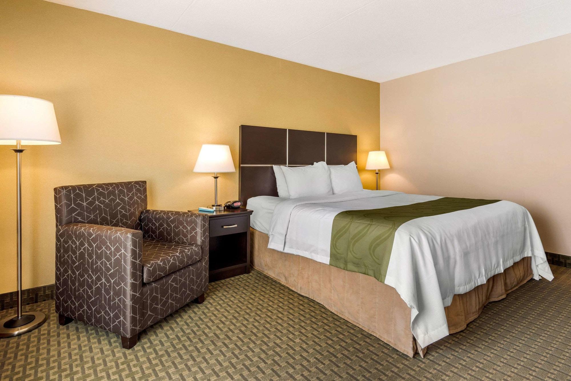 Quality Inn & Suites Brampton Buitenkant foto