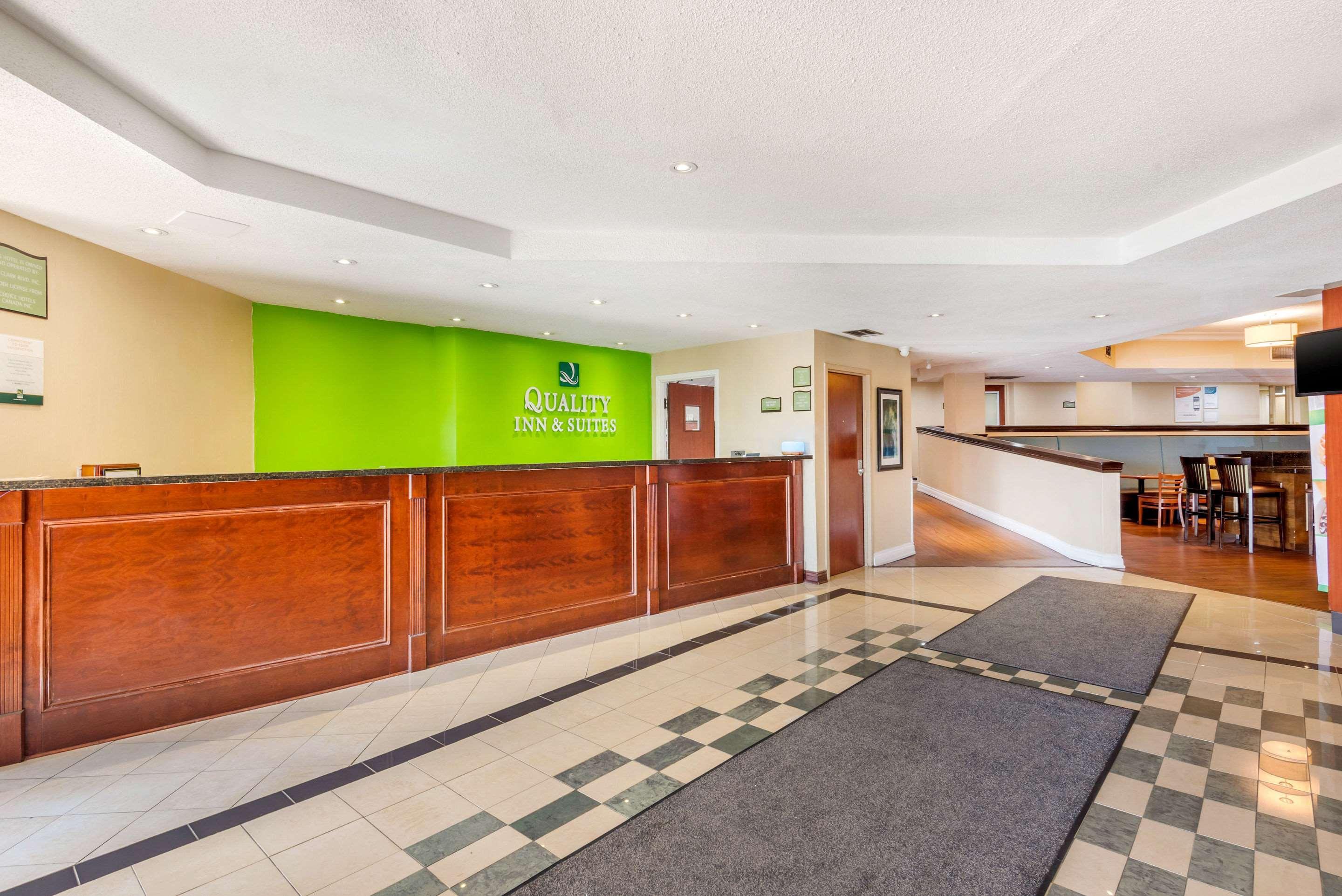 Quality Inn & Suites Brampton Buitenkant foto