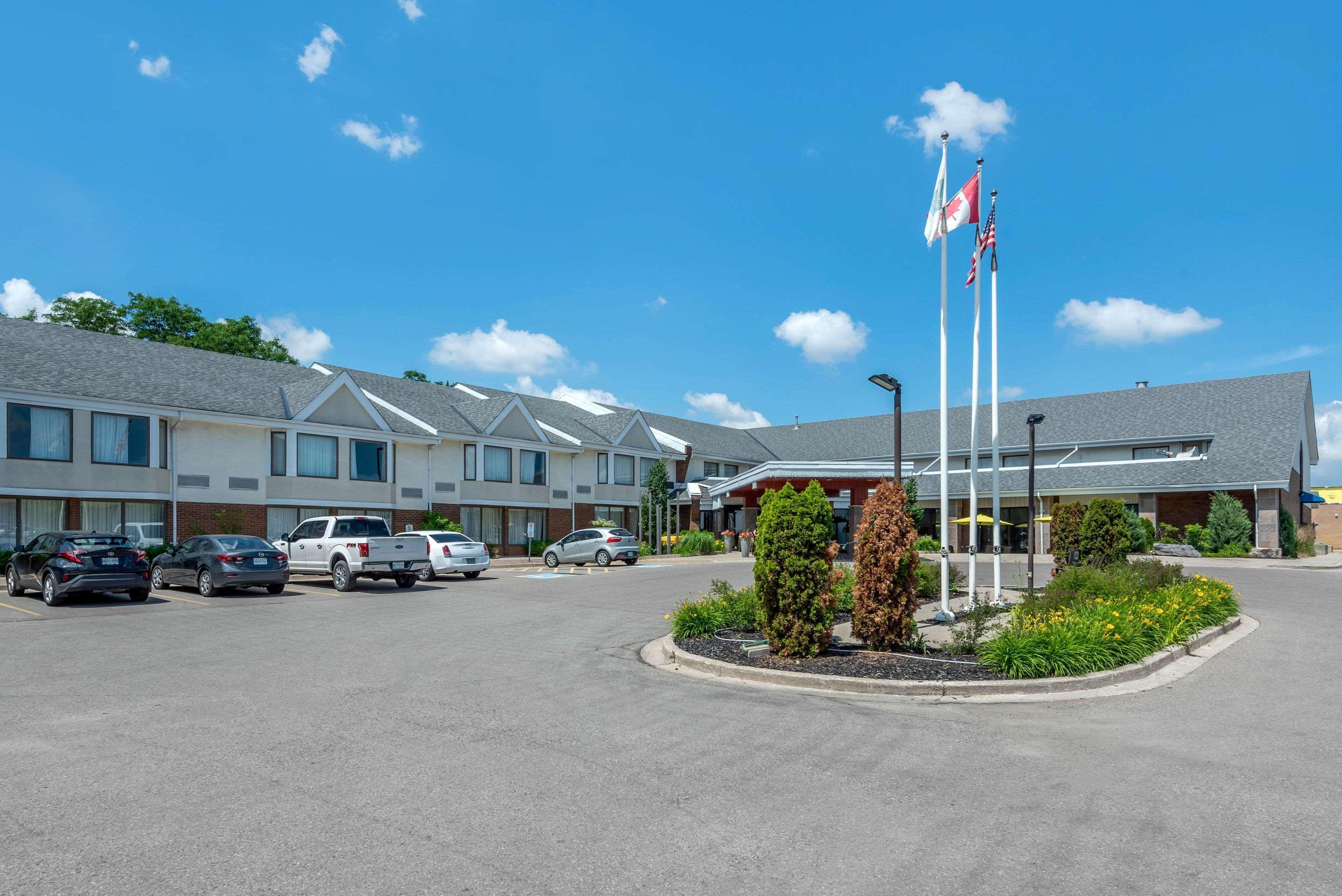 Quality Inn & Suites Brampton Buitenkant foto